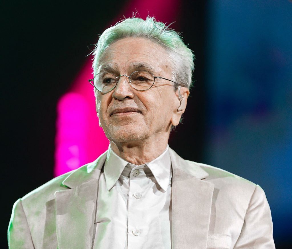 Caetano Veloso atiça o desejo musical de cineastas que focam homoerotismo