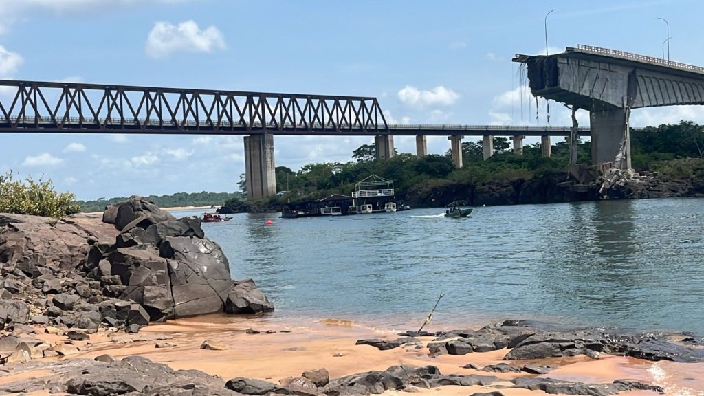 Mergulhador da Marinha faz tratamento com oxigênio e buscas por vítimas do desabamento de ponte são suspensas