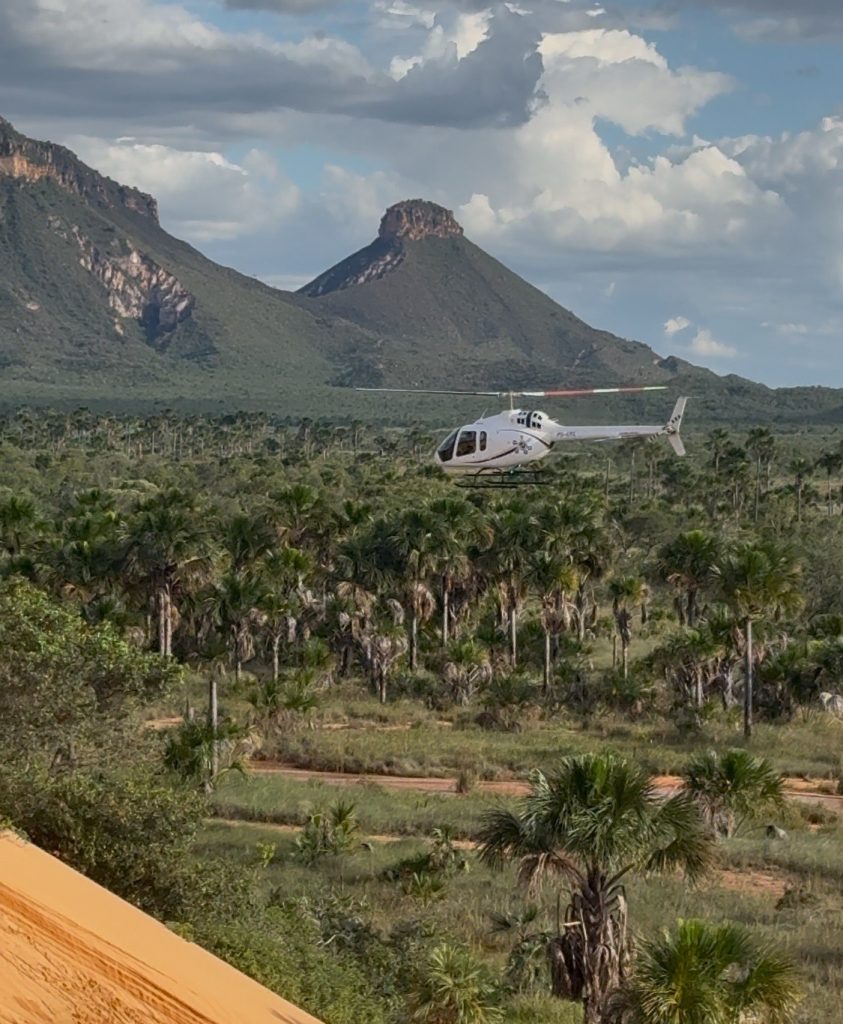 VÍDEO: Veja momento que helicóptero sobrevoa Dunas do Jalapão