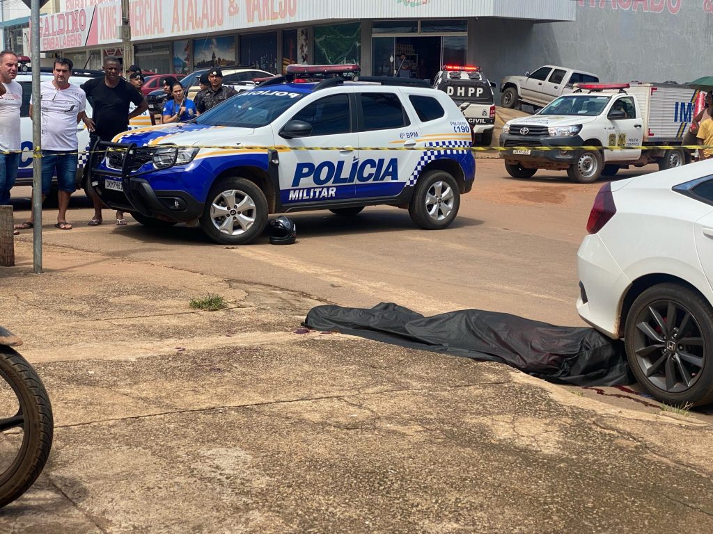 Motociclista é morto a tiros enquanto estacionava próximo ao camelódromo de Taquaralto