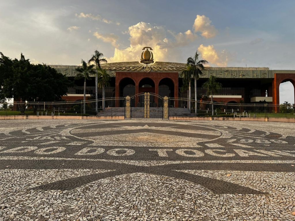 Governador em exercício nomeia novos secretários e escolhe presidentes para Naturatins e Igeprev; confira os nomes