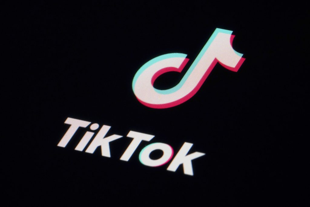 Disney aposta em parceria com TikTok para atrair público jovem ao Disney+