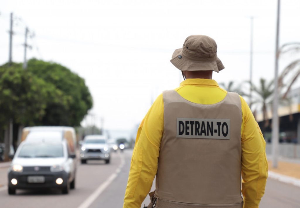 Estado é condenado a pagar R$ 15 mil de indenização após agente de trânsito jogar spray de pimenta em motociclista