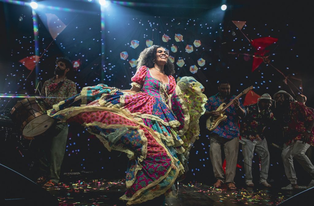 Mariene de Castro se desloca, sem sair do eixo nordestino, com balaio de amor, xotes e baiões do show ‘Cantadeira’
